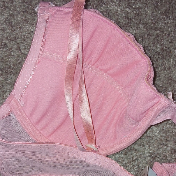 Pink Lace Underwire Bra Size 36B - Picture 3 of 6